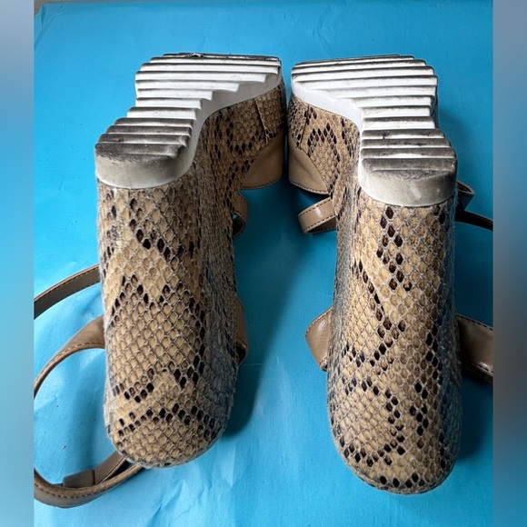 Nine West Tan Leather Snakeskin Wedge Sandals Size 7.5 - Picture 9 of 13